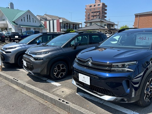 高年式走行距離極少車あります☆