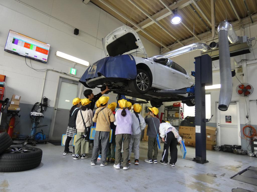 地域の小学生の皆さんが見学に来てくださいました♪