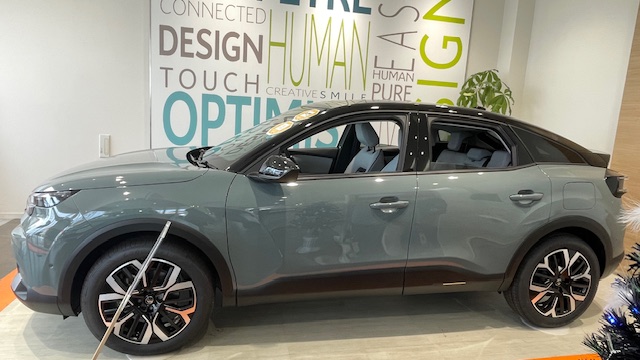 NEW C4 HYBRID　やさしい躍動感