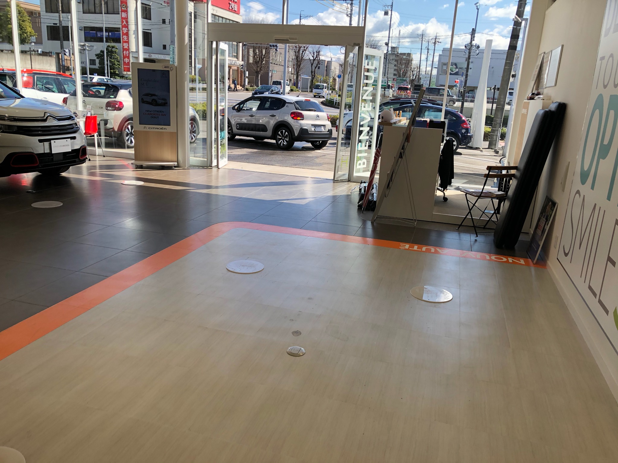 ショールーム展示車入れ替え時