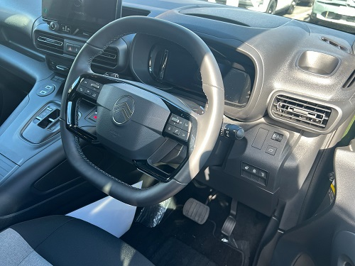 冬場に嬉しいハンドルヒーター