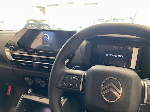 C4|7インチデジタルインストルメントパネル